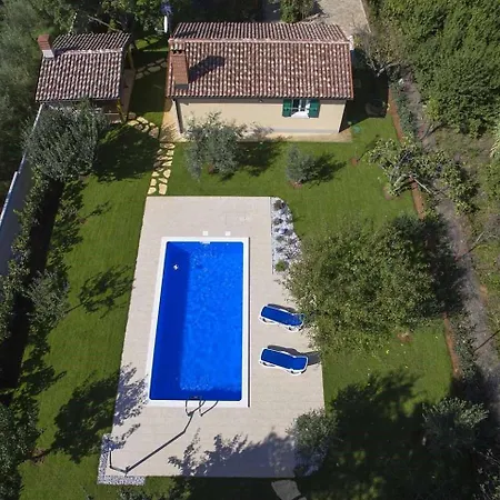 Oliva Villa *
